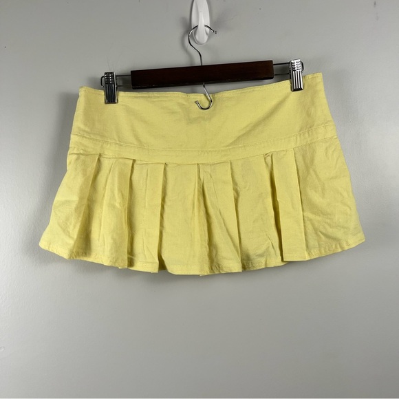 BDG urban outfitters Shaina Belted Linen Micro Mini Skort in butter yellow NEW S - Picture 8 of 8